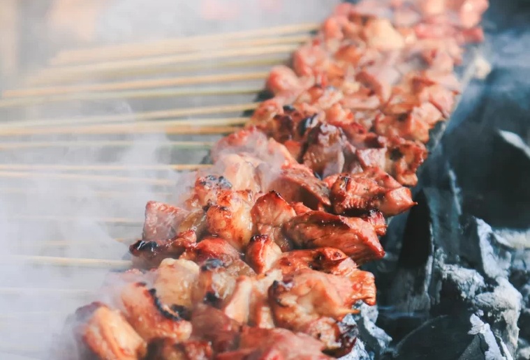 apakah penderita asam lambung boleh makan sate ayam