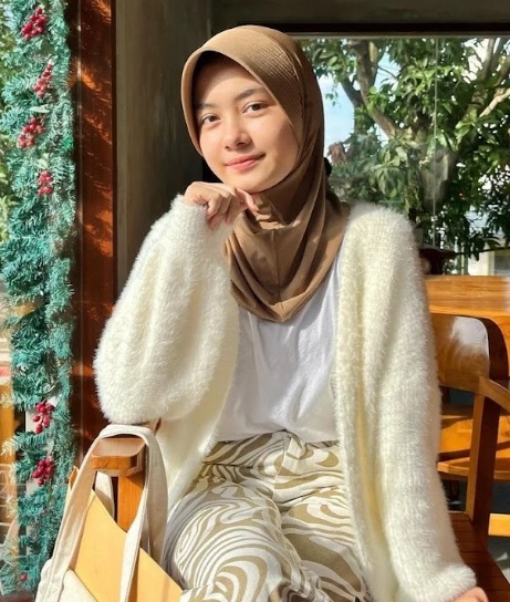ide outfit hijab tahun baru