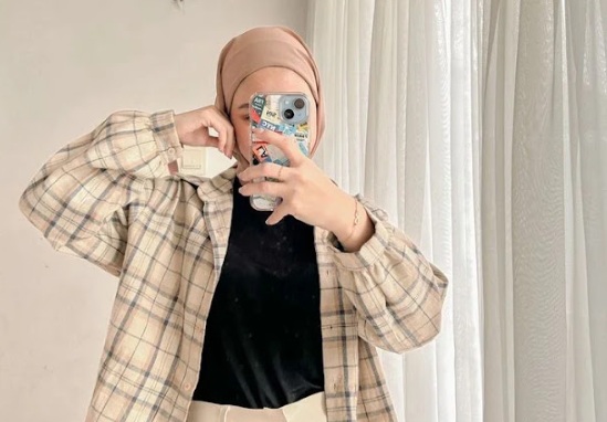 ide outfit hijab tahun baru 2025 tampil cantik elegan