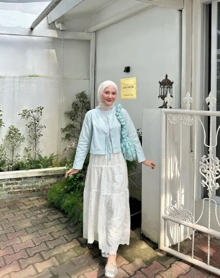 ide outfit hijab tahun baru 2025 tampil cantik elegan